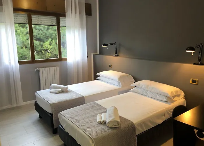 Hp Fly Bologna 호텔 칼더라라디레노