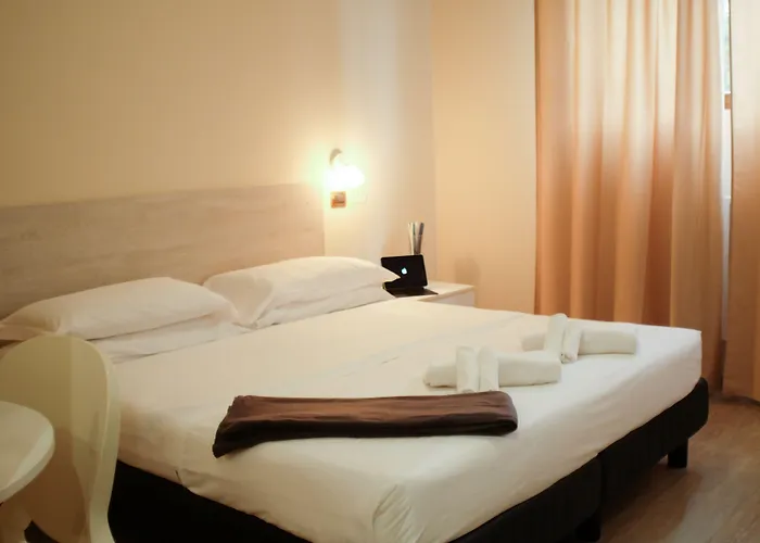 호텔 Hp Fly Bologna 칼더라라디레노